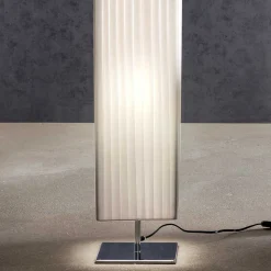 160 cm hohe Stehleuchte in eckigem Design - Calivias