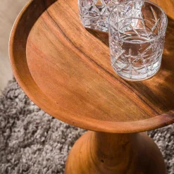 59 cm hoher Beistelltisch aus Akazie Massivholz - Nics