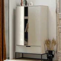 149 cm hoher Schrank in Hellgrau - Lergavano