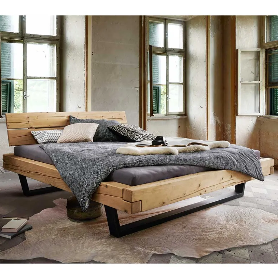 Balkenbett mit Bügelfüßen im rustikalen Stil - Teresina