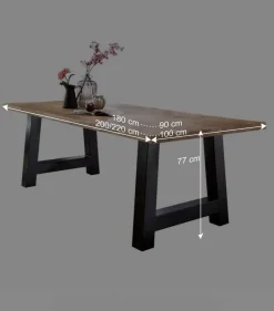 Baumkanten Esstisch Morienta aus Eiche massiv