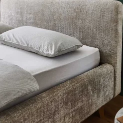 Beigefarbenes Polsterbett mit Bezug aus Boucle - Tudan