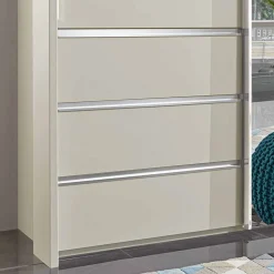 Beiger Schlafzimmerschrank Pastranav mit sechs Schubladen