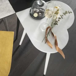 Beistelltisch im Herzdesign in Weiß - Vilantinos