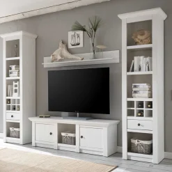 Beleuchtete Wohnwand Chelles im weißem Landhausstil (vierteilig)