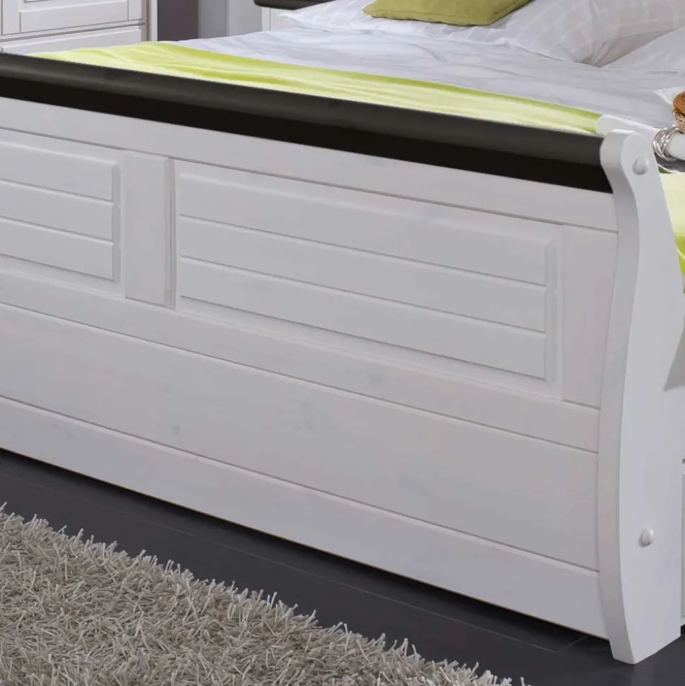 Bett Pisino im Landhausstil