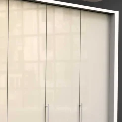 Breiter Schlafzimmerschrank in Cremefarben - Zidarie