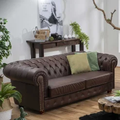 Chesterfield Leder-Dreisitzer in Braun - Pluna