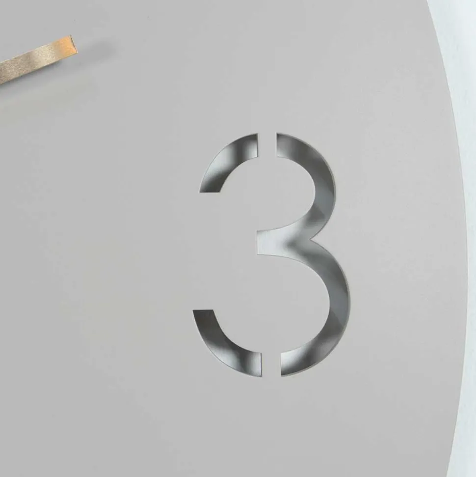 Design Wanduhr in Taupe - Cardini