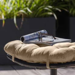 Drehbarer Hocker mit Tellerfuß in Schwarz - Zavamanco