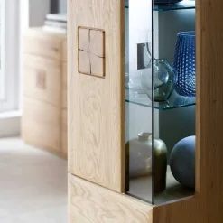 Edle Wohnwand mit 320cm Breite Pontros in Eiche Bianco teilmassiv (vierteilig)