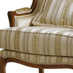 Edler Ohrensessel in Beige und Cremefarben - Hulmane