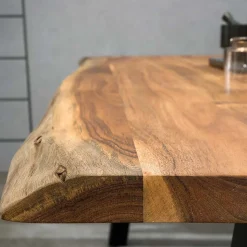 Esszimmertisch mit Naturkante und A-Design-Gestell - Viradossa