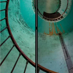 Farbig bedruckter Paravent mit Motiv Wendeltreppe - Eprisa