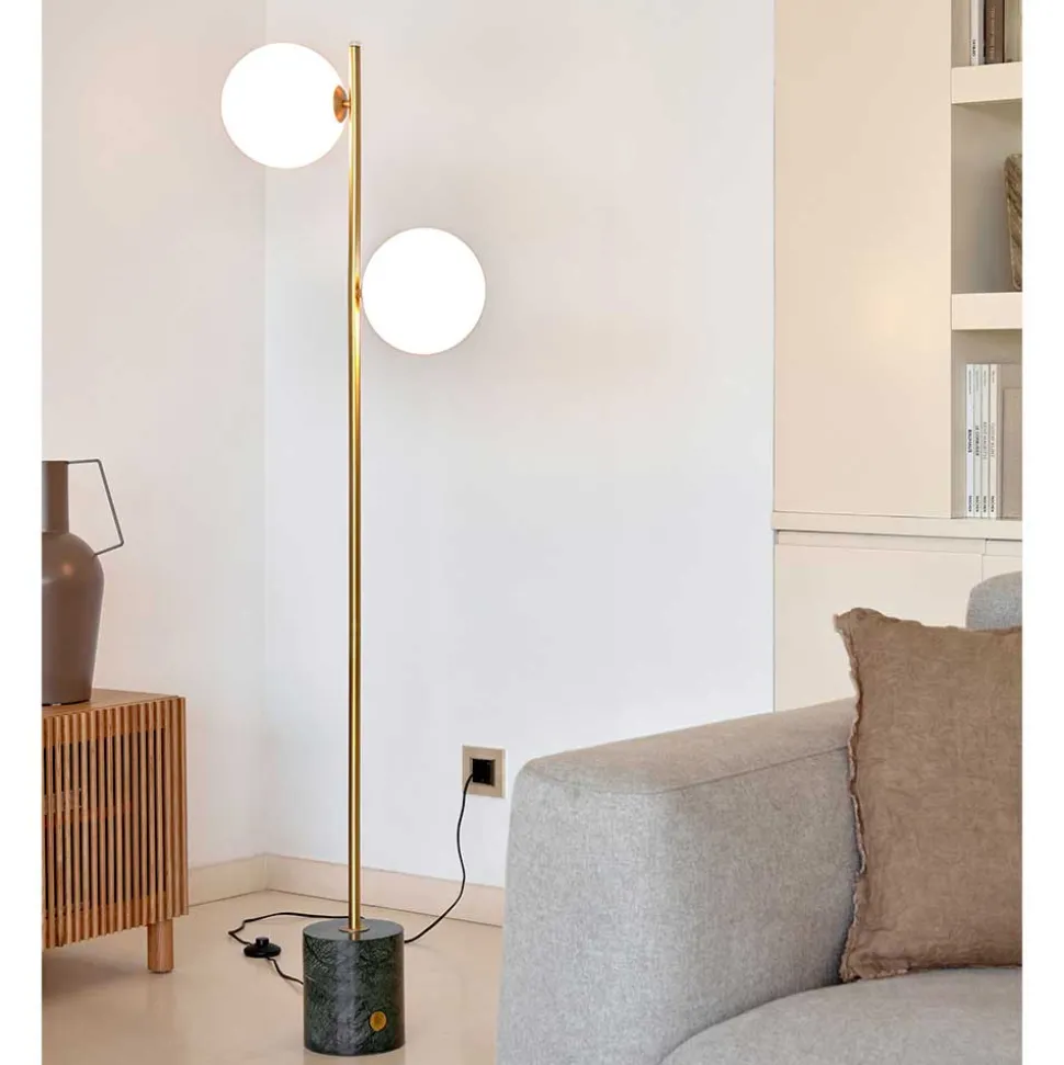 2-flammige Stehleuchte mit weißen Glas Kugelschirmen - Partiona