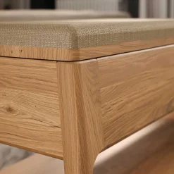 Funktionelle Schlafzimmerbank aus Wildeiche - Laida