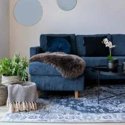 Gemusterter Teppich im Orientalischen Stil - Ticleny