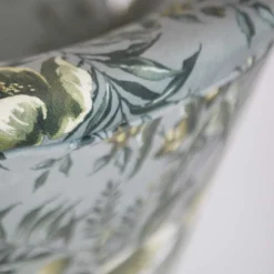 Grauer Polstersessel mit Blumen Muster Melissa im Retro Look