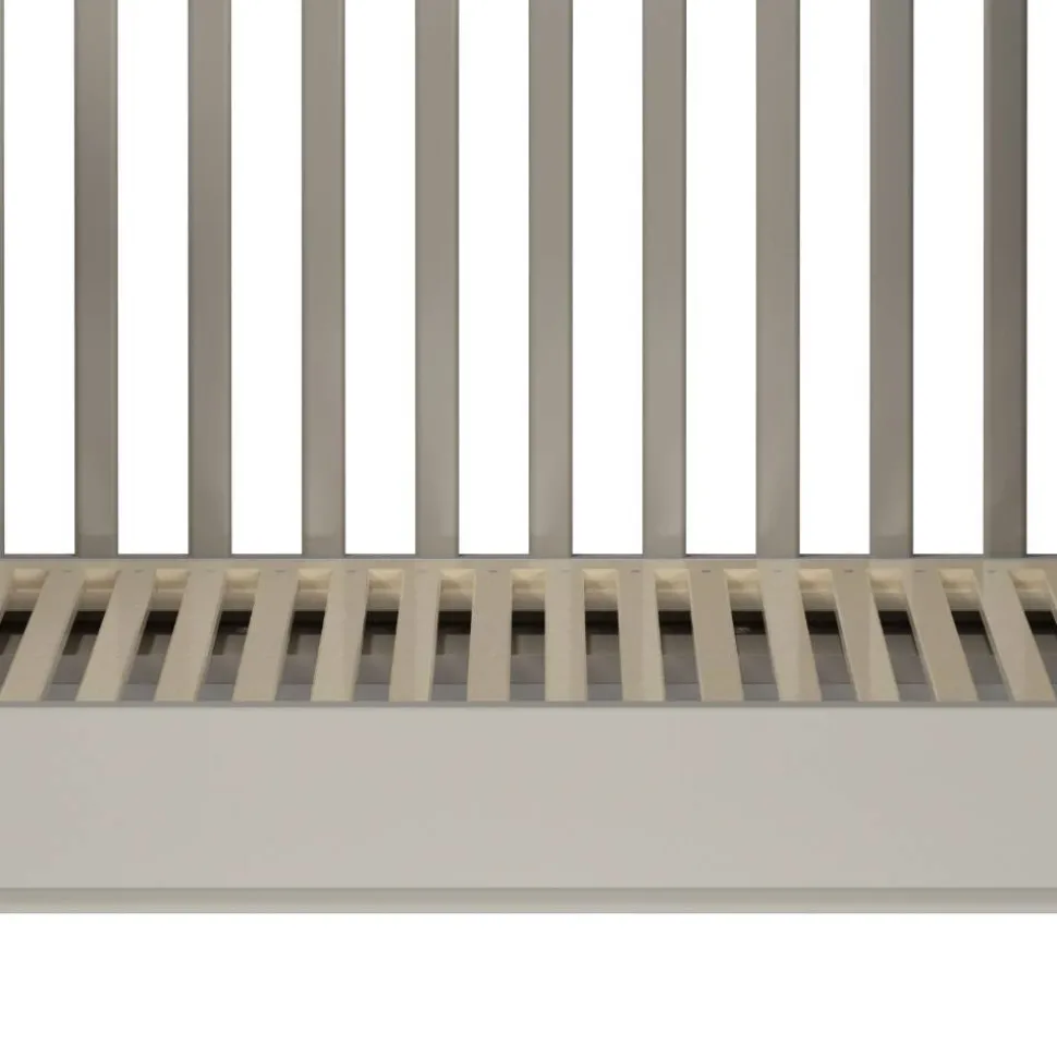 Graues Kinderbett mit Gitterseiten - Suzanas