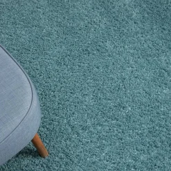 Hellblauer Teppich mit hohem Flor - Saracan