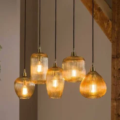 Hängelampe mit verschieden geformten Schirmen - Jonathan