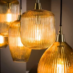 Hängelampe mit verschieden geformten Schirmen - Jonathan