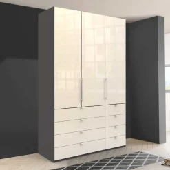 Hoher Kleiderschrank mit acht Schubladen - Nasses