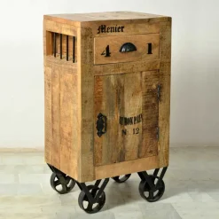 Holzkommode Indri auf Rollen