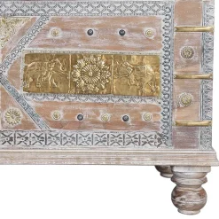 Holztruhe - ausgefallen gestaltet - Abraham