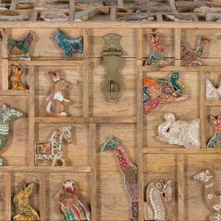 Holztruhe mit Tieren dekoriert - Widama