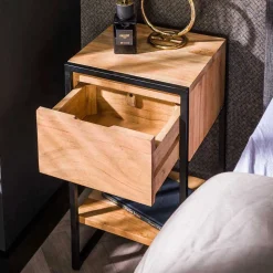 Industrial Nachttisch aus Akazie massiv - Vannah