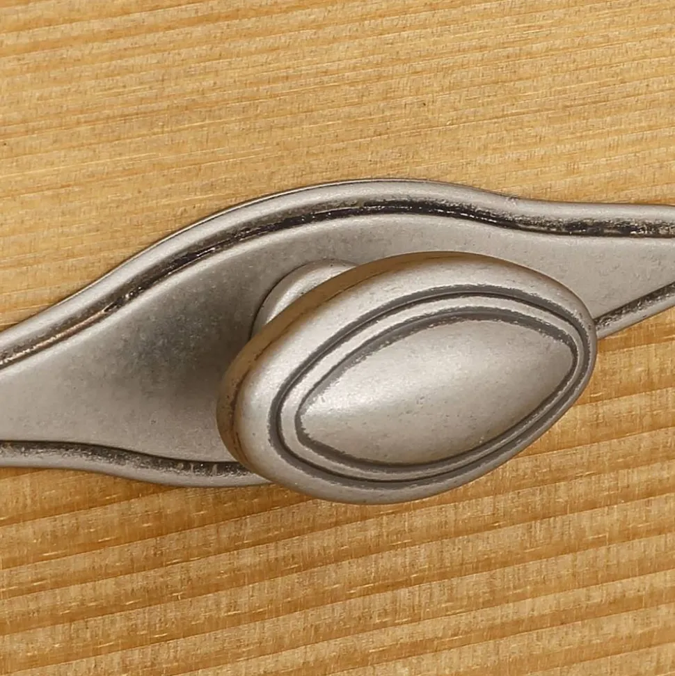 Kiefernholz Kommode mit Metallgriffen - Lavronica