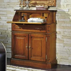 Klassischer Sekretär in Nussbaum - Uno