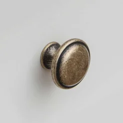 Landhaus Anrichte mit Metallgriffen - Bordona