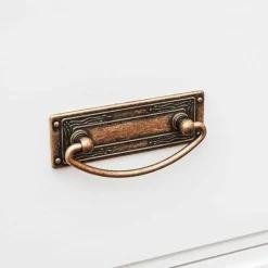 Landhausschrank in Weiß mit Kiefer - Varicano