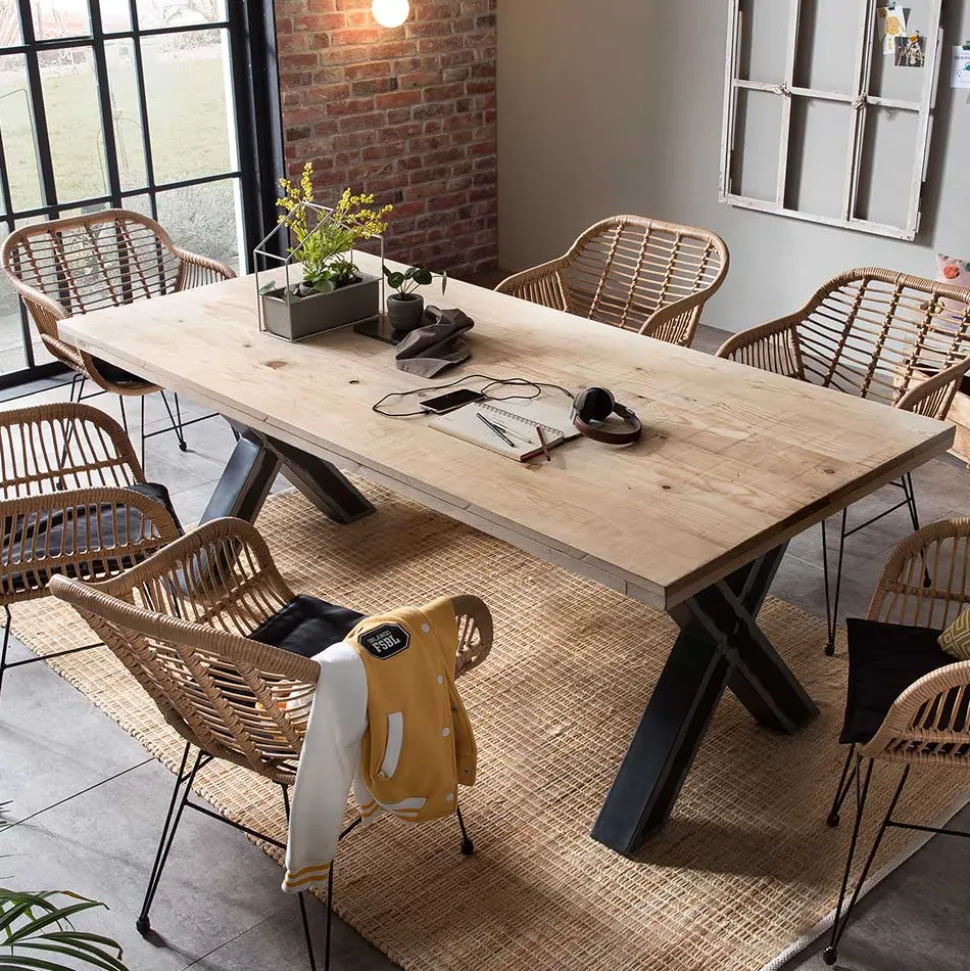 Markanter Esszimmertisch aus Recyclingholz Fichte - Giurgia