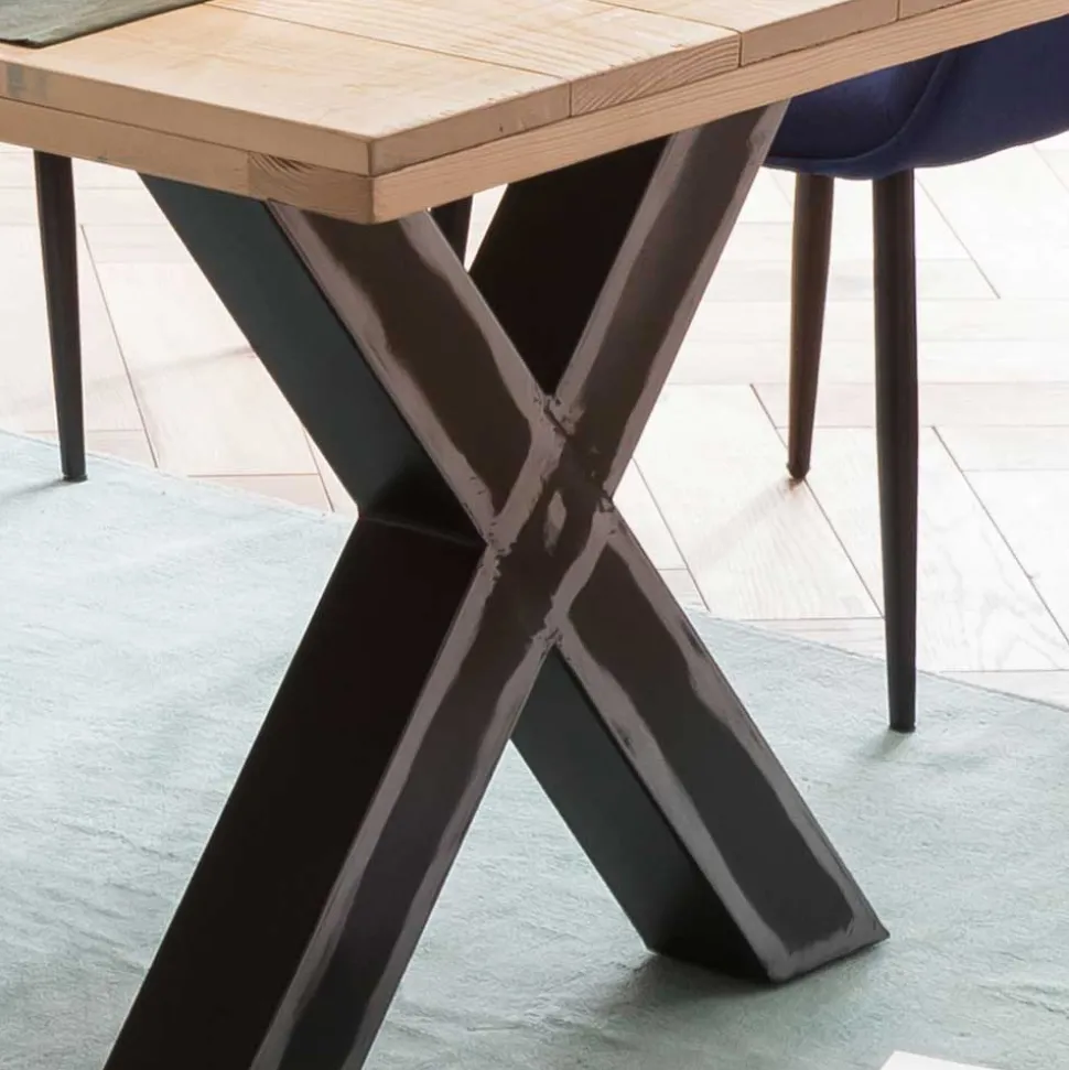 Markanter Esszimmertisch aus Recyclingholz Fichte - Giurgia