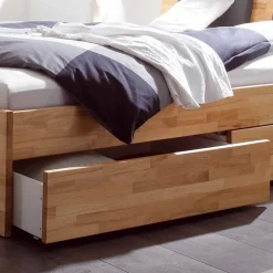 Massivholz-Doppelbett Brodivana mit Bettschubladen
