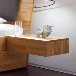 Massivholz-Doppelbett Brodivana mit Bettschubladen