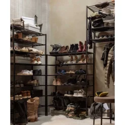 Metallregal mit acht Schuhgittern - Top