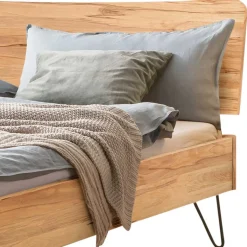 Modernes Bett aus Wildbuche und Metall - Sunil