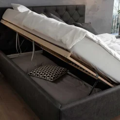 Modernes Polsterbett mit Bettkasten - Iliavos