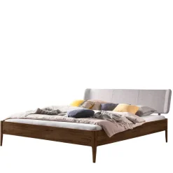 Nussbaum Bett mit extravagantem Kopfteil - Astosa