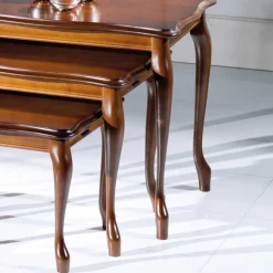 Nussbaum Furnier Dreisatztisch Mugello im italienischen Stil (dreiteilig)