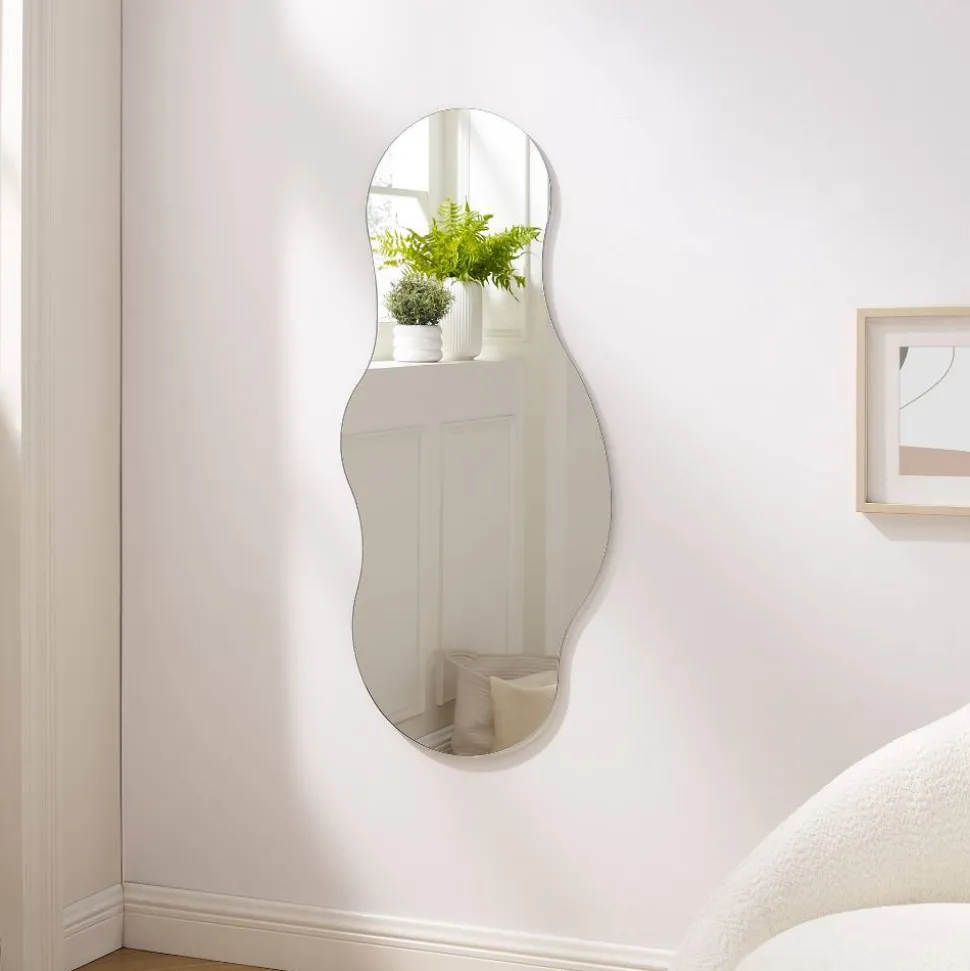 Organisch geformter Spiegel ohne Rahmen - Estate