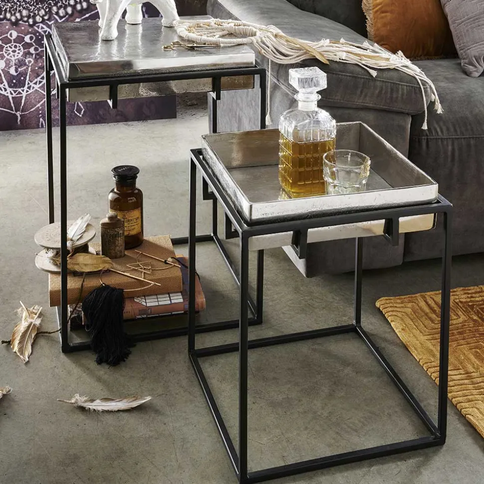 Quadrat Beistelltisch aus Alu in Nickel - Ivany