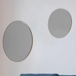 Runder Wandspiegel in Messingfarben - Mossora