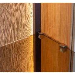 Schlanke Vitrine mit LED Beleuchtung - Cocondar