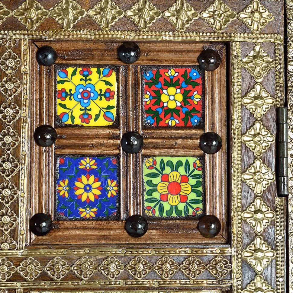 Schrank im Orient Design mit bunten Kacheln - Danascov