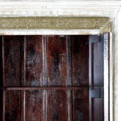 Schrank mit Elefanten und Ornamenten - Sevenzina